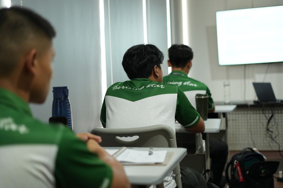 Smart Flying School students during a ground school session